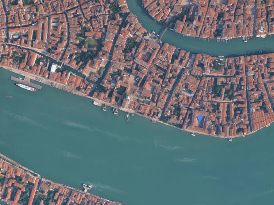 Immagine 3 di Appartamento in vendita  in Calle del Squero a Venezia