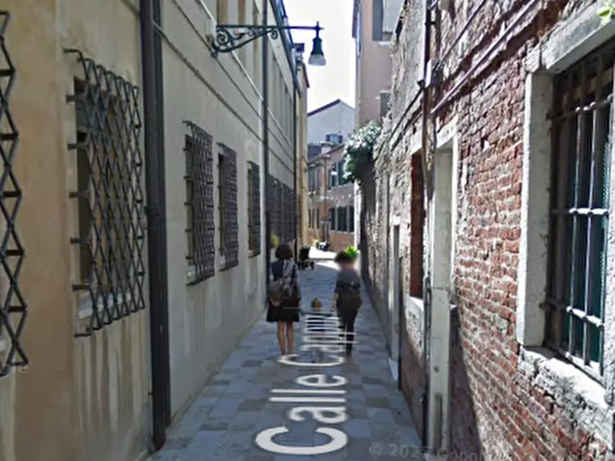 Immagine 8 di Appartamento in vendita  in Calle del Squero a Venezia