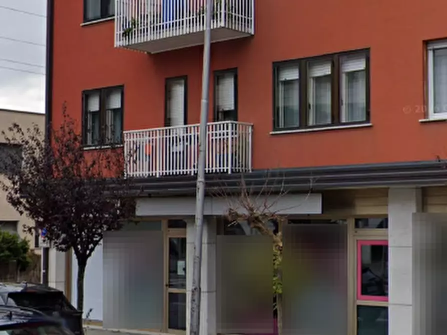 Immagine 5 di Negozio in vendita  in Viale Dolomiti a Ponte Nelle Alpi