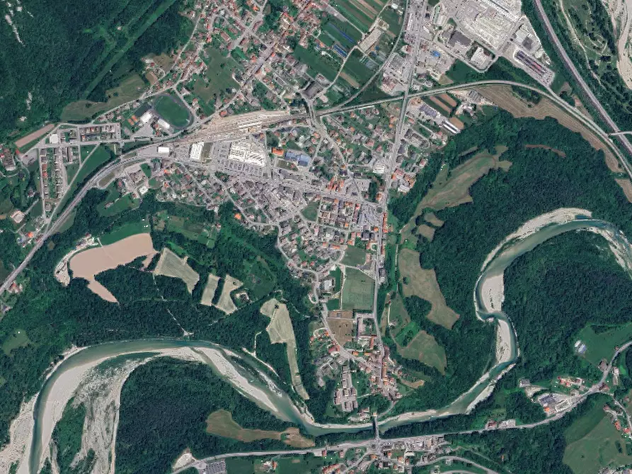 Immagine 13 di Negozio in vendita  in Viale Dolomiti a Ponte Nelle Alpi