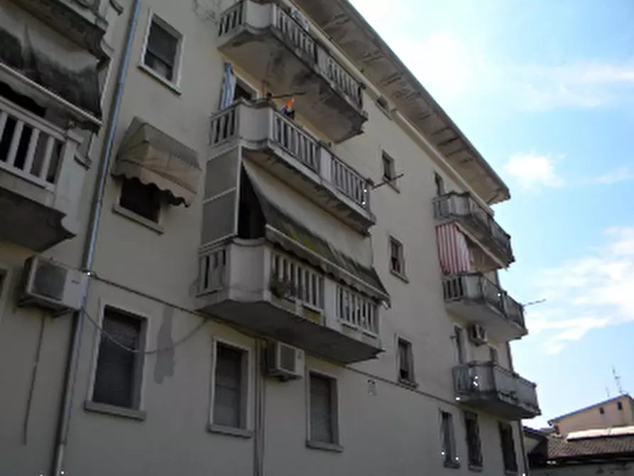 Immagine 2 di Appartamento in vendita  in Via indipendenza a Viadana