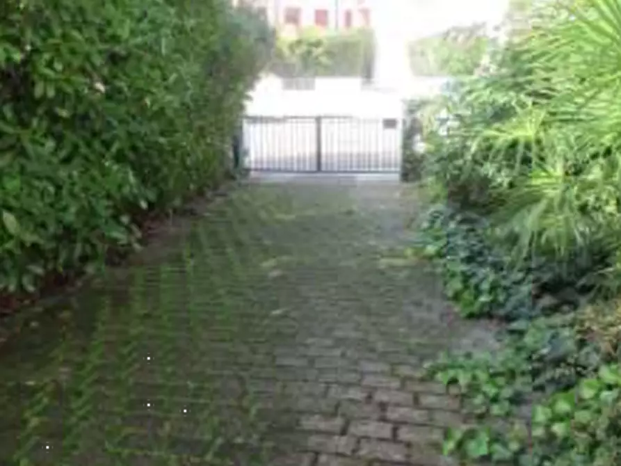 Immagine 10 di Villa in vendita  in Via Amedeo Modigliani a Curtatone