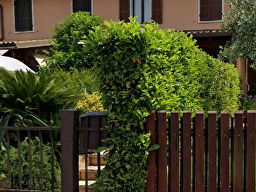 Immagine 4 di Villetta a schiera in vendita  in Via Risorgimento a Lazise