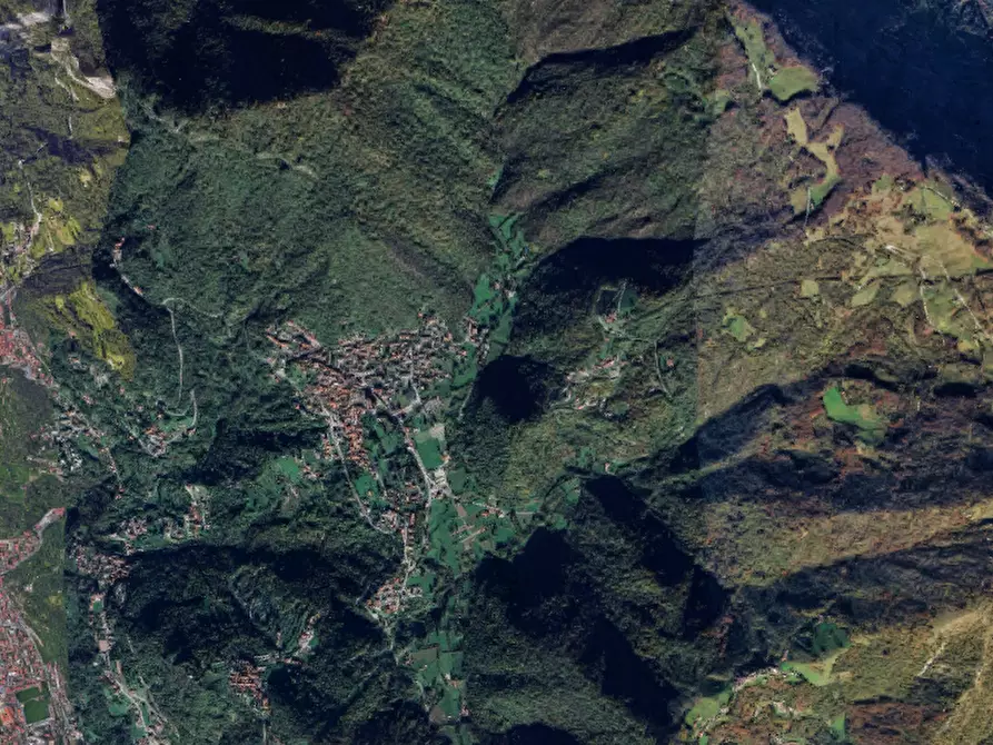 Immagine 4 di Appartamento in vendita  in Via Sarino a Carenno