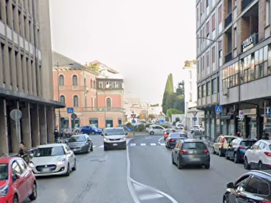 Immagine 6 di Appartamento in vendita  in Viale Milano 36 a Vicenza