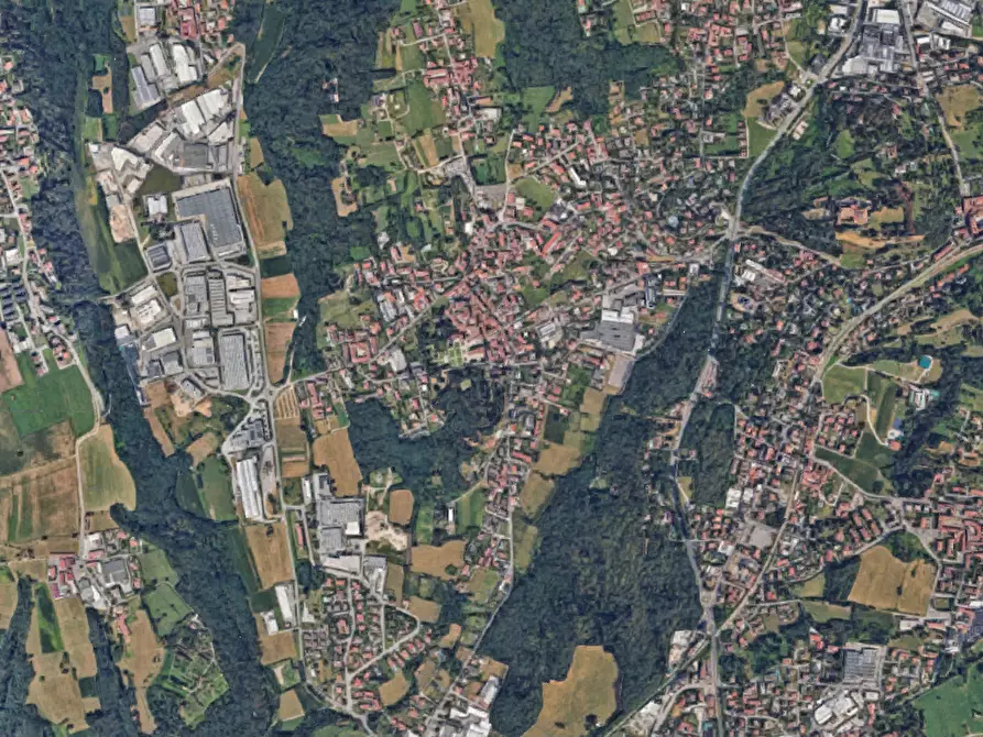 Immagine 5 di Appartamento in vendita  in Piazza Vittorio Emanuele II a Inverigo