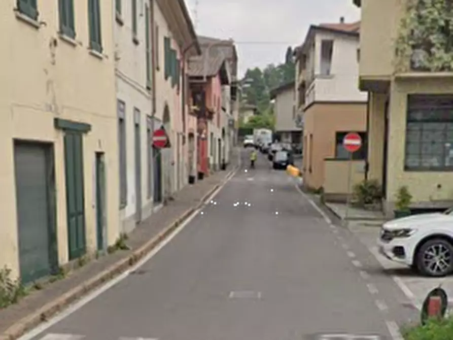 Immagine 9 di Appartamento in vendita  in Piazza Vittorio Emanuele II a Inverigo