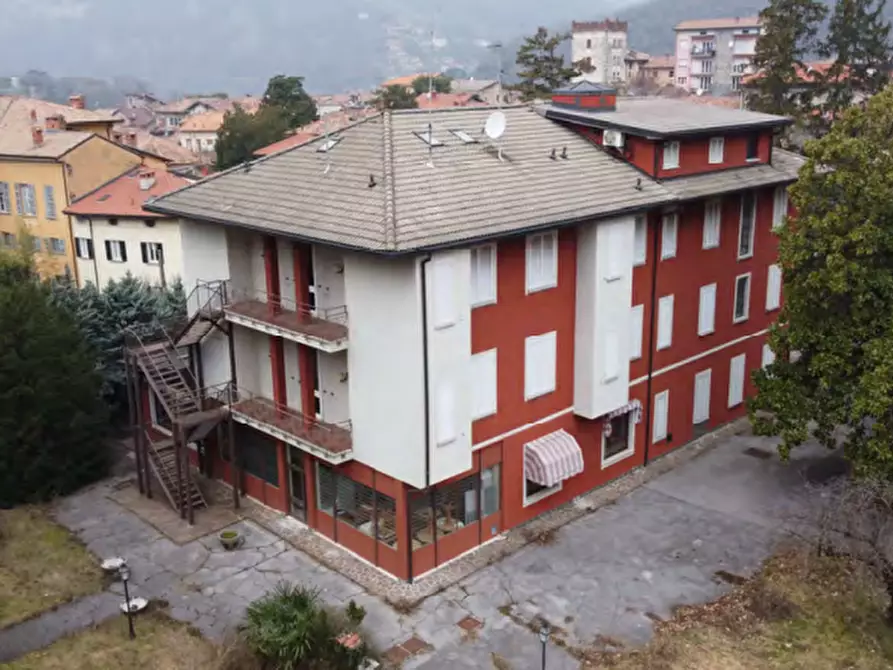 Immagine 1 di Hotel in vendita  in Via Lunate a Canzo