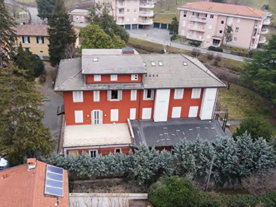 Immagine 2 di Hotel in vendita  in Via Lunate a Canzo