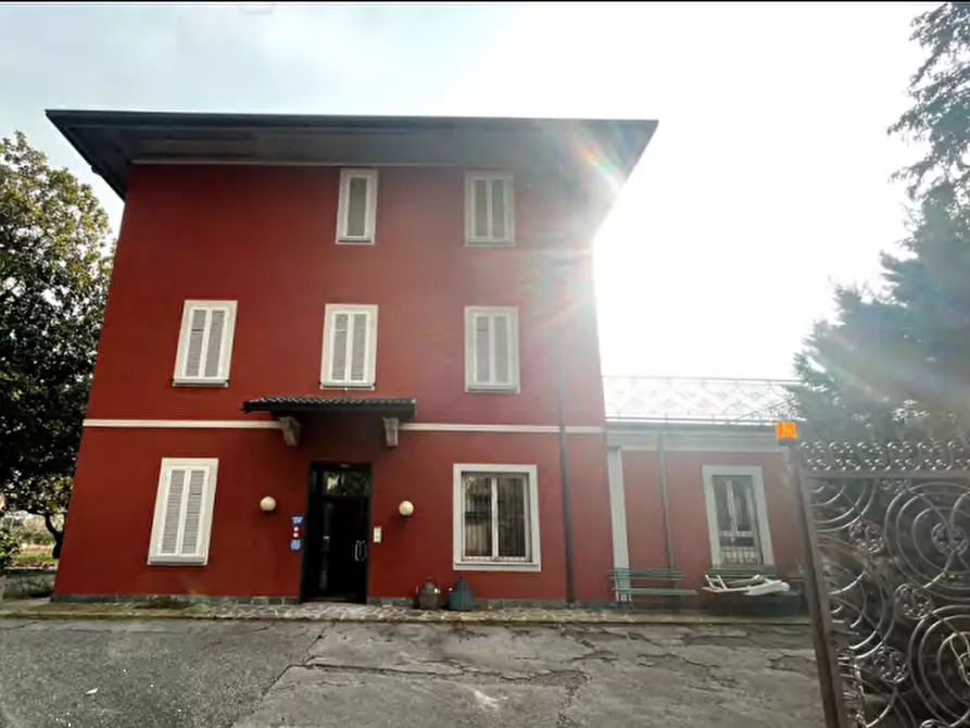 Immagine 4 di Hotel in vendita  in Via Lunate a Canzo