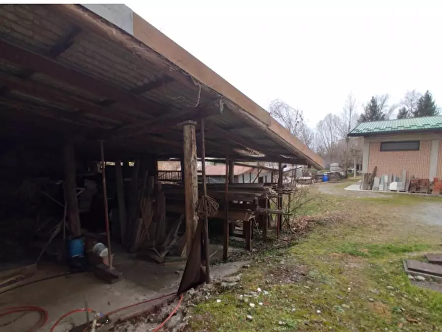 Immagine 6 di Negozio in vendita  in Via Andrea Appiani a Merone