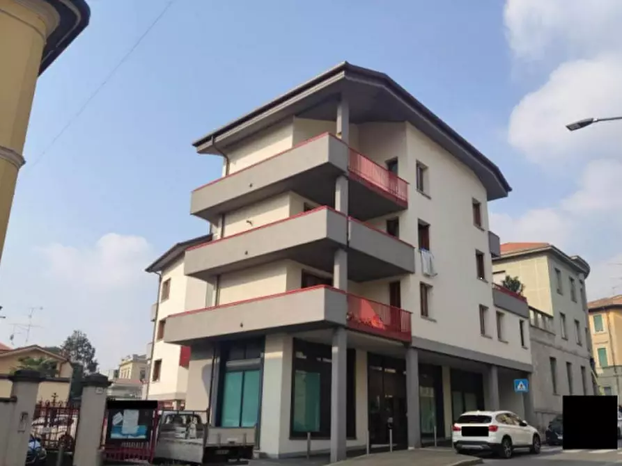 Immagine 1 di Appartamento in vendita  in Corso XXV Aprile a Erba