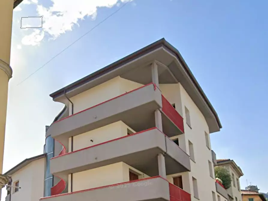 Immagine 6 di Appartamento in vendita  in Corso XXV Aprile a Erba