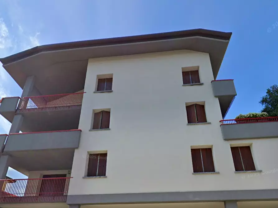 Immagine 8 di Appartamento in vendita  in Corso XXV Aprile a Erba