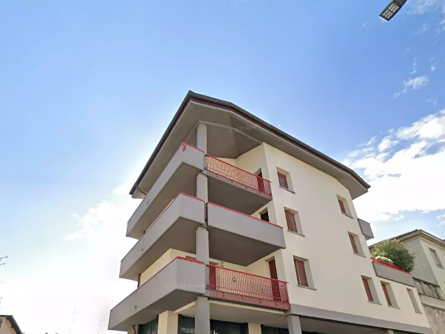 Immagine 9 di Appartamento in vendita  in Corso XXV Aprile a Erba