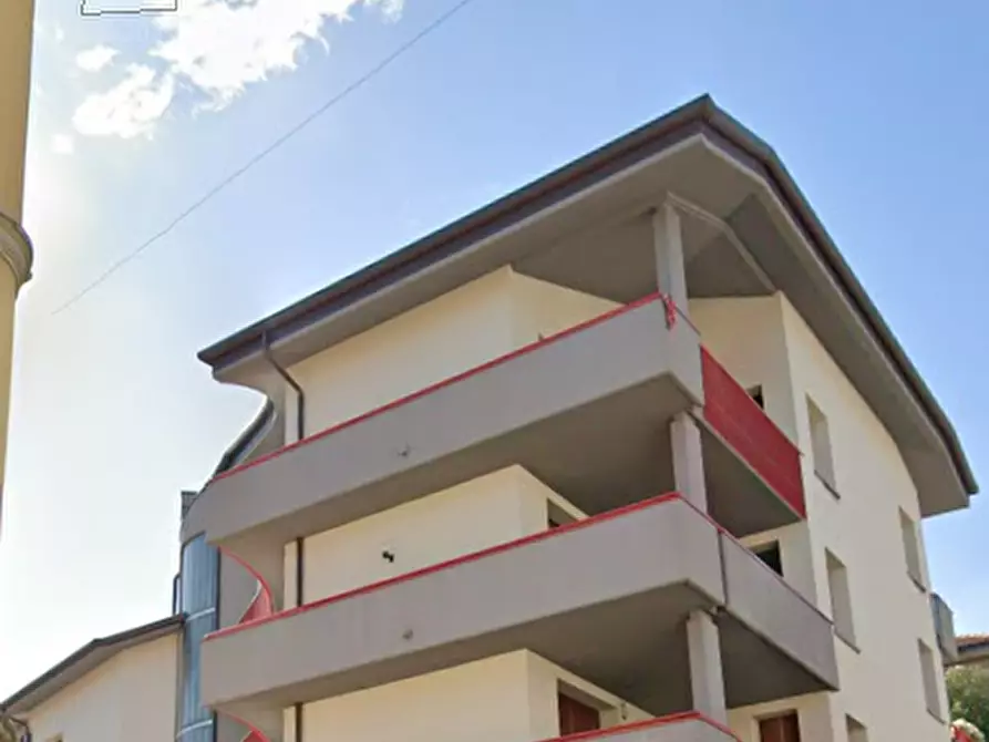 Immagine 10 di Appartamento in vendita  in Corso XXV Aprile a Erba