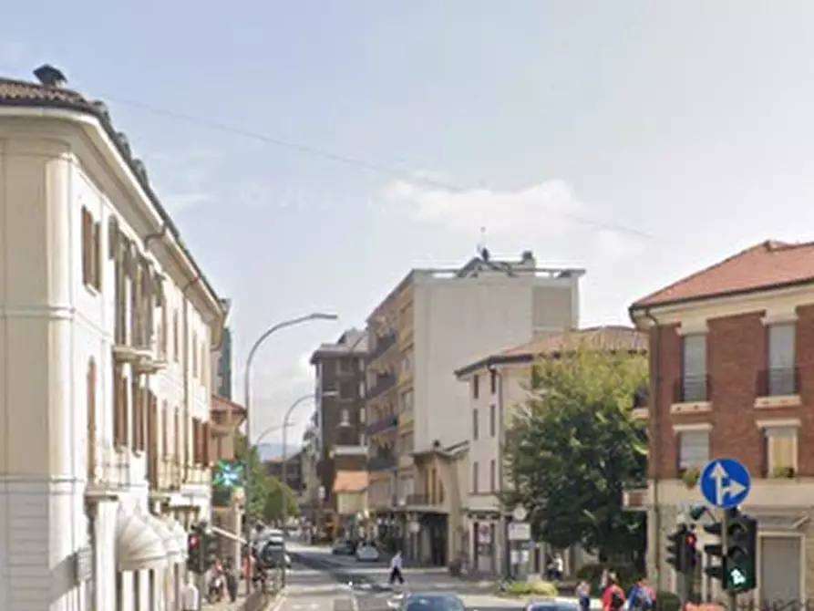 Immagine 12 di Appartamento in vendita  in Corso XXV Aprile a Erba