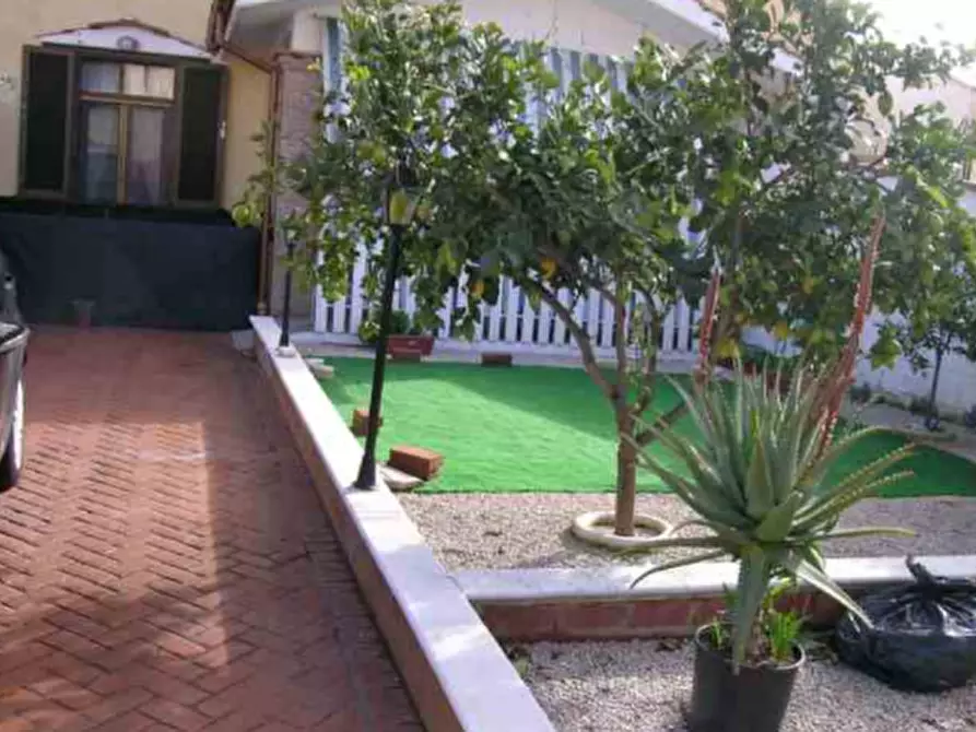 Immagine 2 di Porzione di villa in vendita  in Via Lago Maggiore a Nettuno