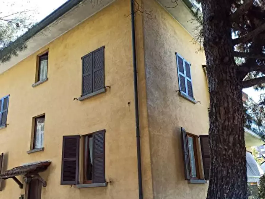 Immagine 2 di Casa bifamiliare in vendita  in Viale Lombardia a Cantù