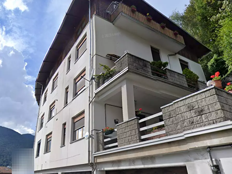 Immagine 1 di Appartamento in vendita  in  Via Roma a Premana