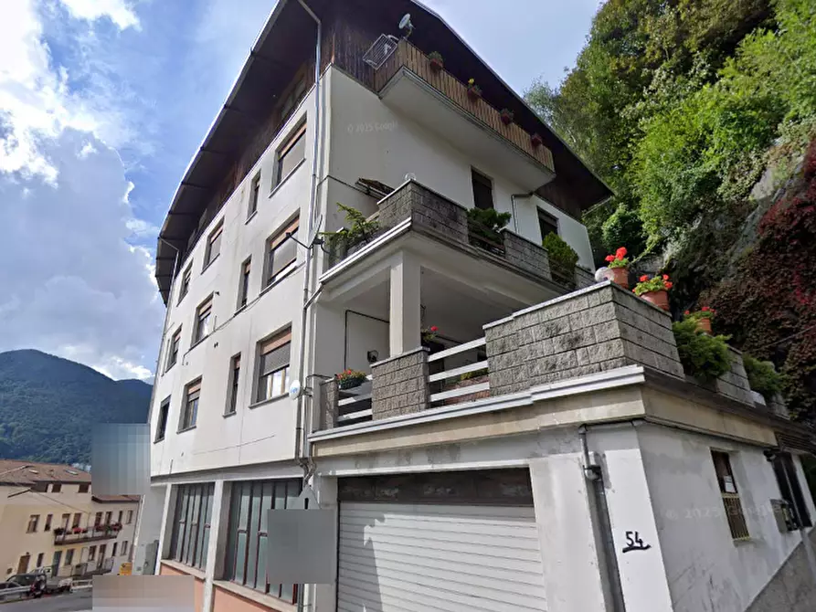 Immagine 4 di Appartamento in vendita  in  Via Roma a Premana