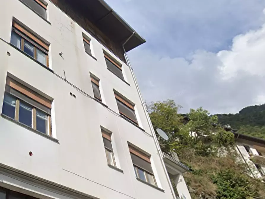 Immagine 8 di Appartamento in vendita  in  Via Roma a Premana