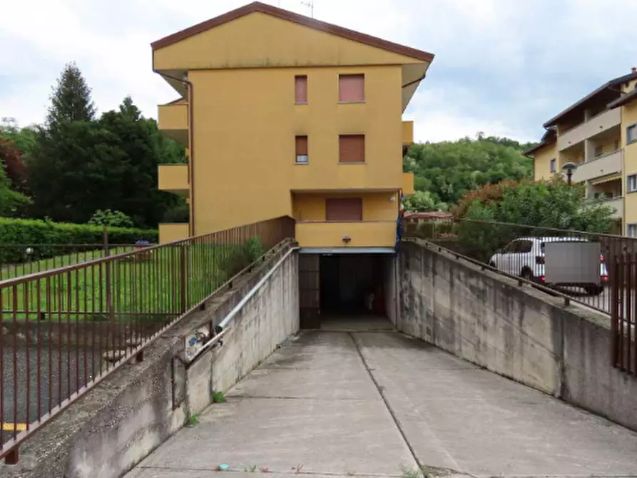 Immagine 2 di Magazzino in vendita  in Via C. A. dalla Chiesa a Oggiono