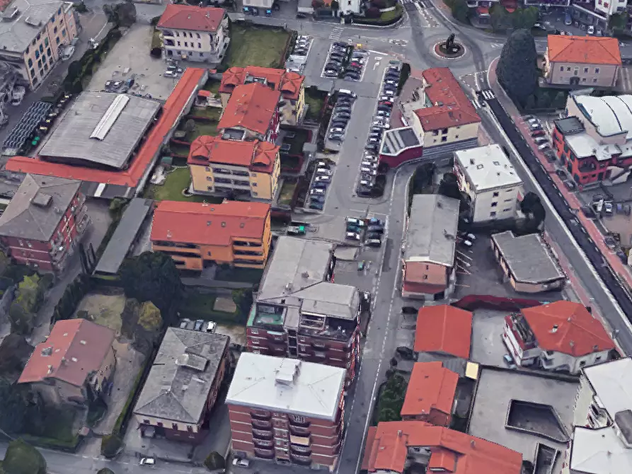 Immagine 5 di Magazzino in vendita  in Via C. A. dalla Chiesa a Oggiono