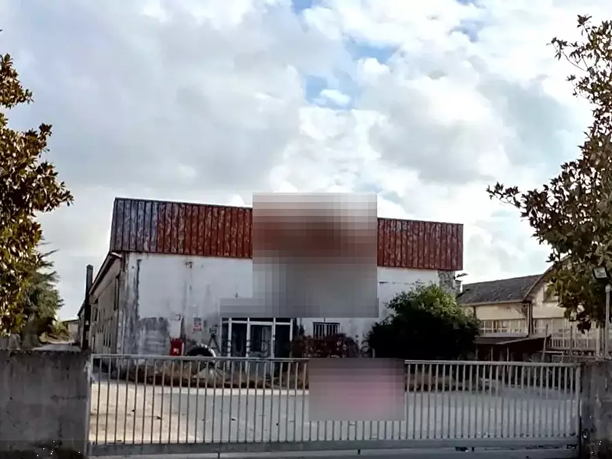 Immagine 1 di Capannone industriale in vendita  in Via Luigi Cadorna a Manzano