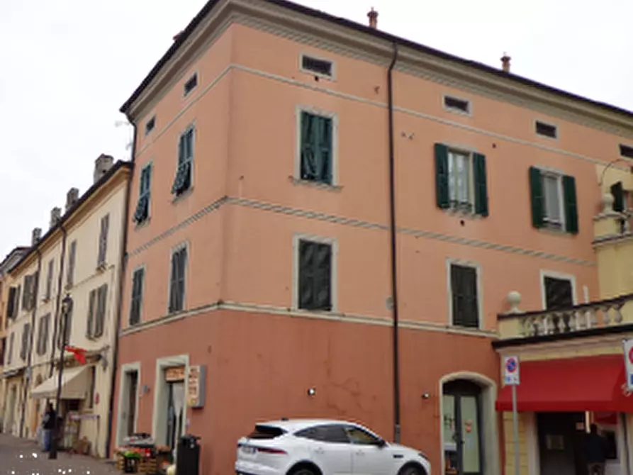 Immagine 3 di Negozio in vendita  in Piazza Giuseppe Garibaldi a Finale Emilia