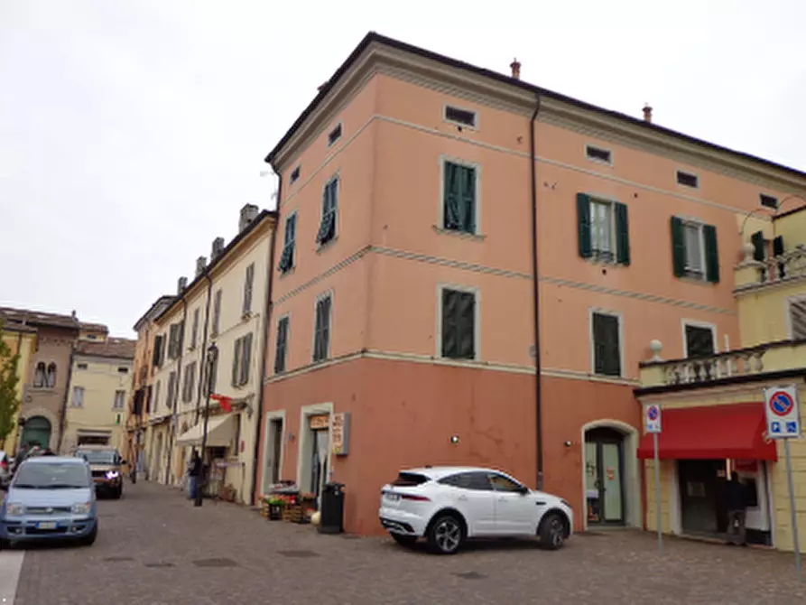 Immagine 4 di Negozio in vendita  in Piazza Giuseppe Garibaldi a Finale Emilia