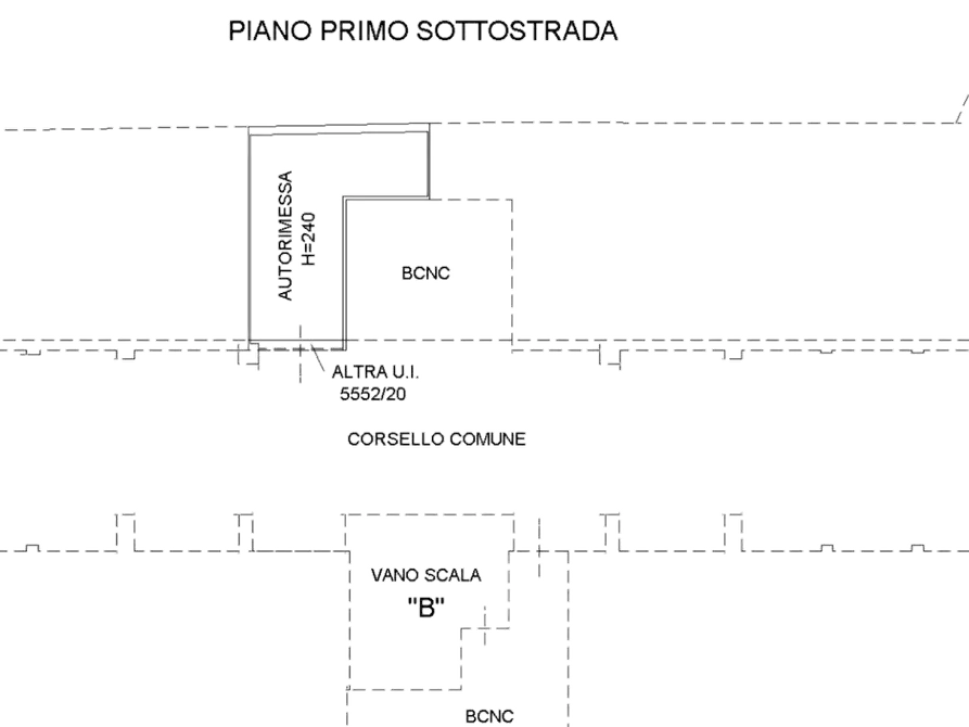 Immagine 12 di Garage in vendita  in Via Tevere a Villa Guardia