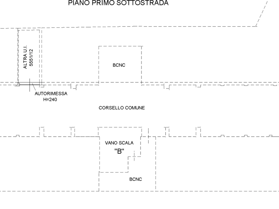 Immagine 10 di Garage in vendita  in Via Tevere a Villa Guardia