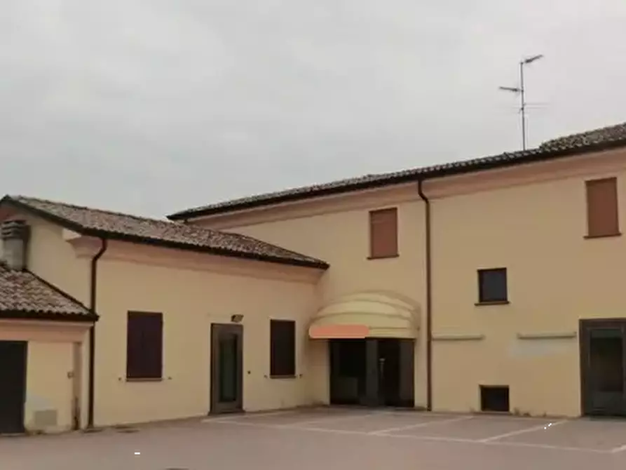 Immagine 2 di Stabile in vendita  in Via Rimale  a Fidenza
