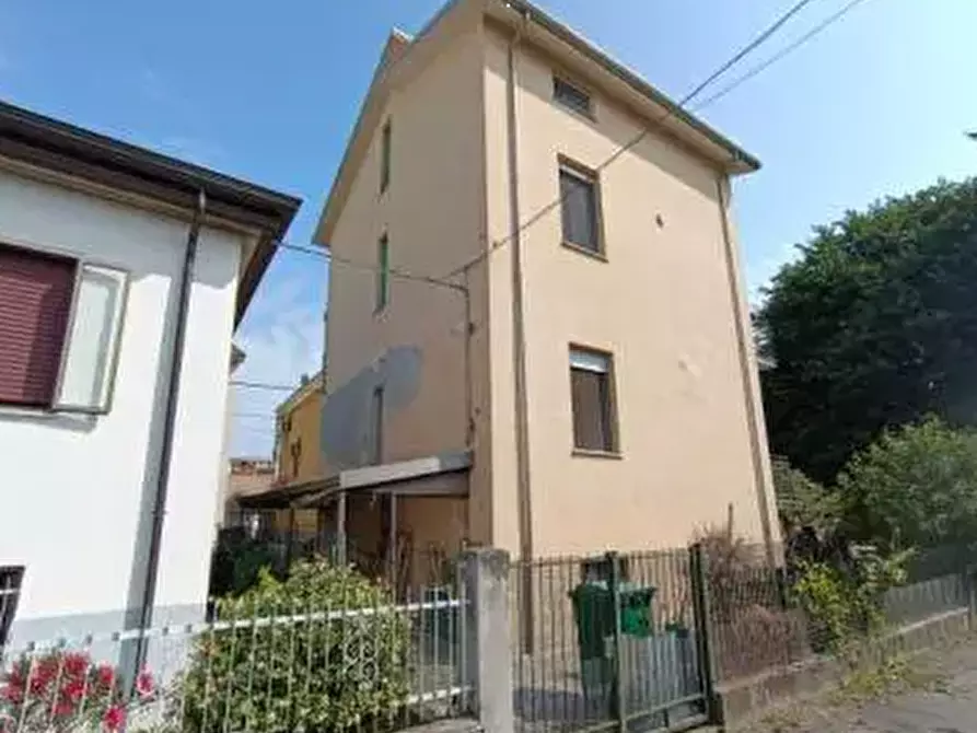 Immagine 4 di Appartamento in vendita  in Via Francesco Baracca a Fidenza