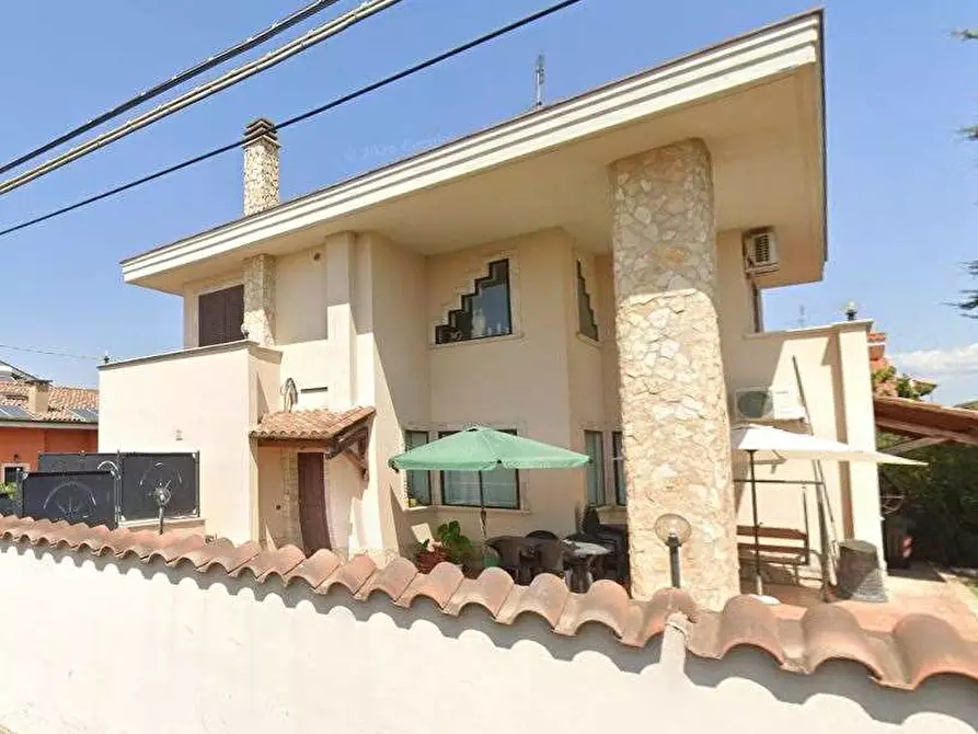 Immagine 1 di Villa in vendita  in Via Romana Vecchia a Ciampino