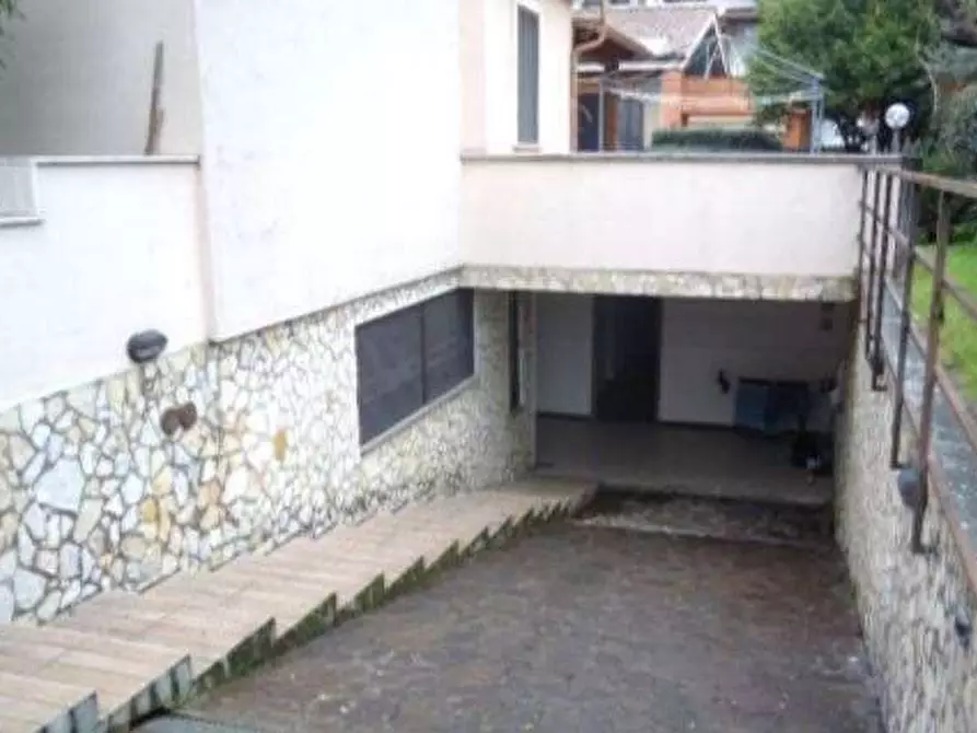 Immagine 11 di Villa in vendita  in Via Romana Vecchia a Ciampino