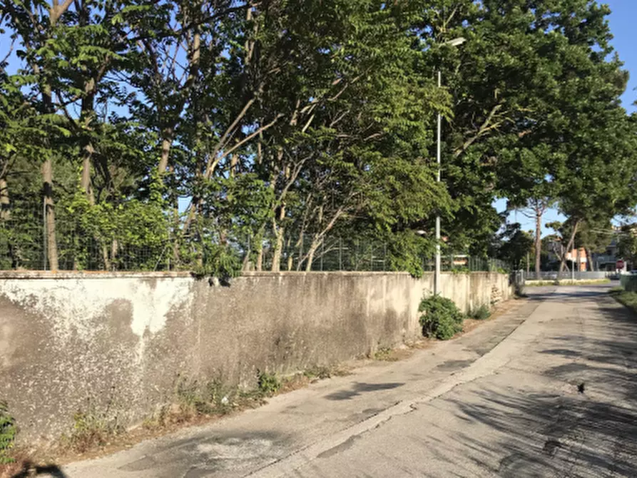 Immagine 3 di Terreno edificabile in vendita  in Frazione di Rosciano a Fano