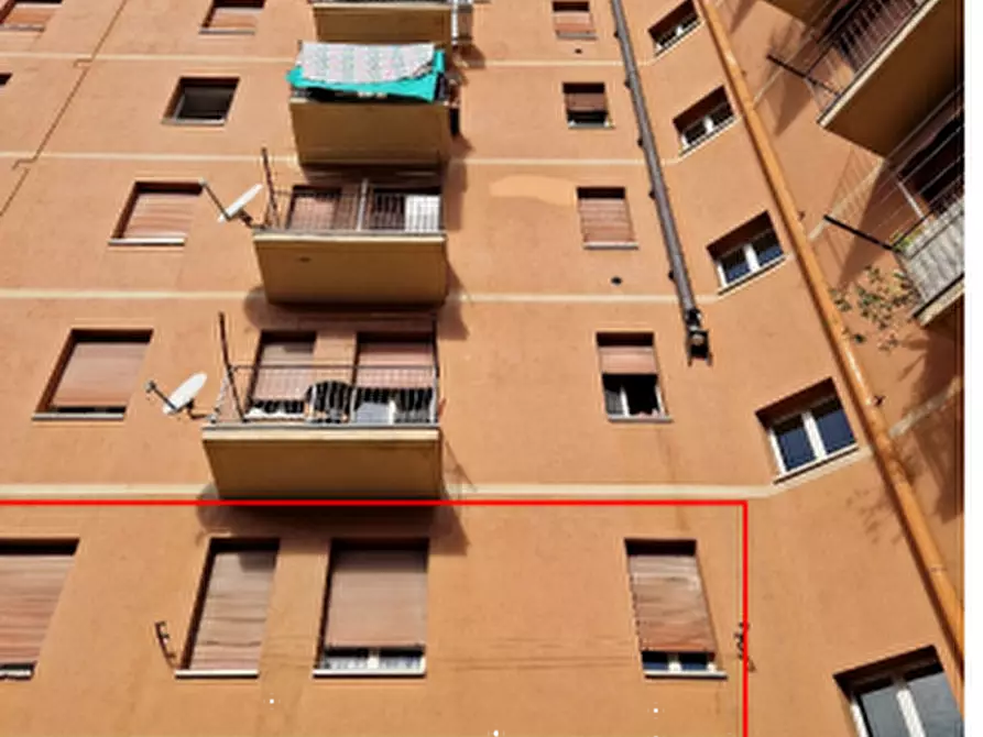 Immagine 2 di Appartamento in vendita  in via Battindarno a Bologna