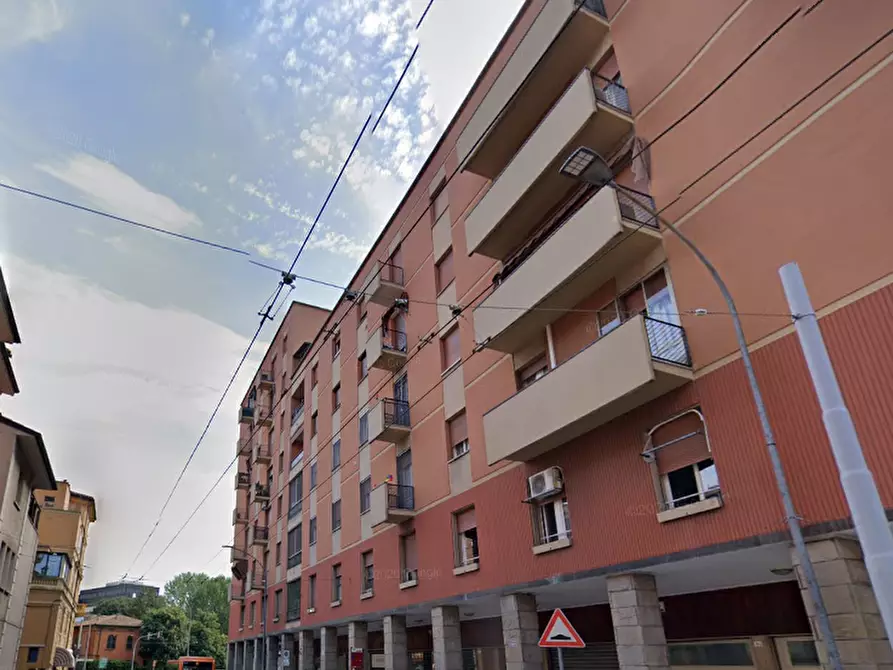 Immagine 8 di Appartamento in vendita  in via Battindarno a Bologna
