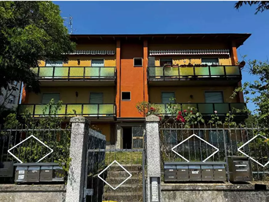 Immagine 1 di Appartamento in vendita  in via Alessandro Manzoni a Loiano