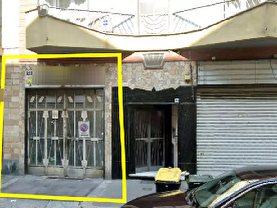 Immagine 3 di Negozio in vendita  in Via Monastir a Torino