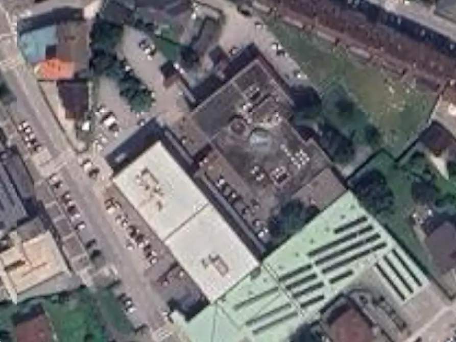 Immagine 11 di Negozio in vendita  in Piazza Centa a Tolmezzo