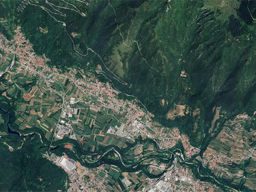 Immagine 16 di Casa indipendente in vendita  in Via Romolo e Rodolfo Mazzacavallo a Cogollo Del Cengio