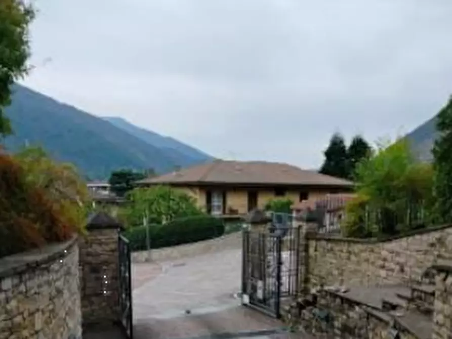 Immagine 5 di Casa bifamiliare in vendita  in Via Enrico Fermi a Casazza