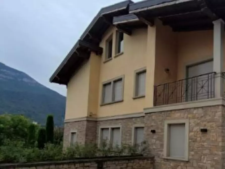 Immagine 11 di Casa bifamiliare in vendita  in Via Enrico Fermi a Casazza