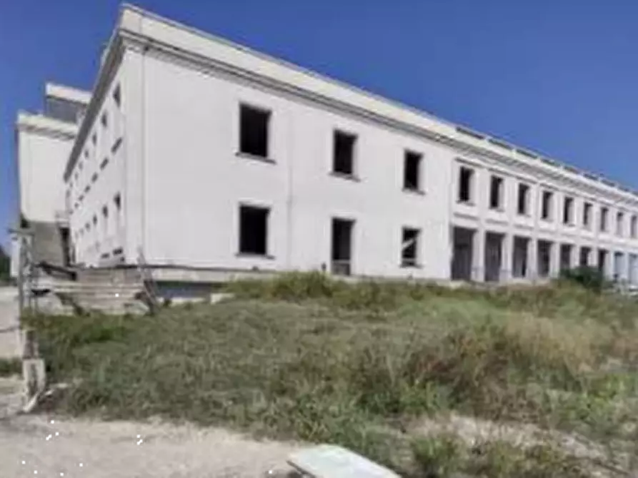 Immagine 2 di Stabile in vendita  in Via Roma a Meldola