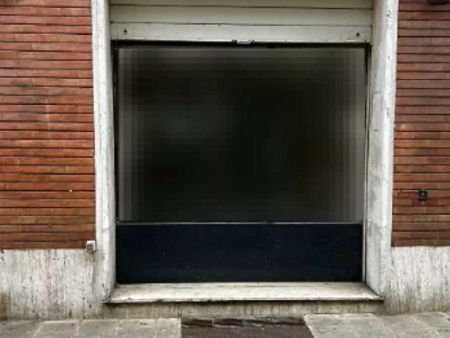 Immagine 2 di Negozio in vendita  in Via Filergiti a Forli'