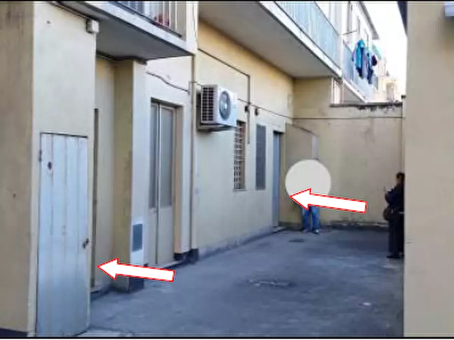 Immagine 4 di Negozio in vendita  in Via Foligno  a Torino