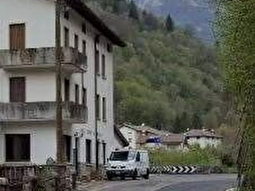 Immagine 4 di Stabile in vendita  in Via Roma a Lusevera